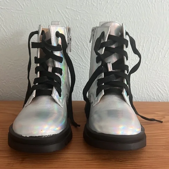 Cotton on Kids Boots - Picture 1 of 7